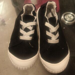 Wonder nation sneakers size 12 kids black and white